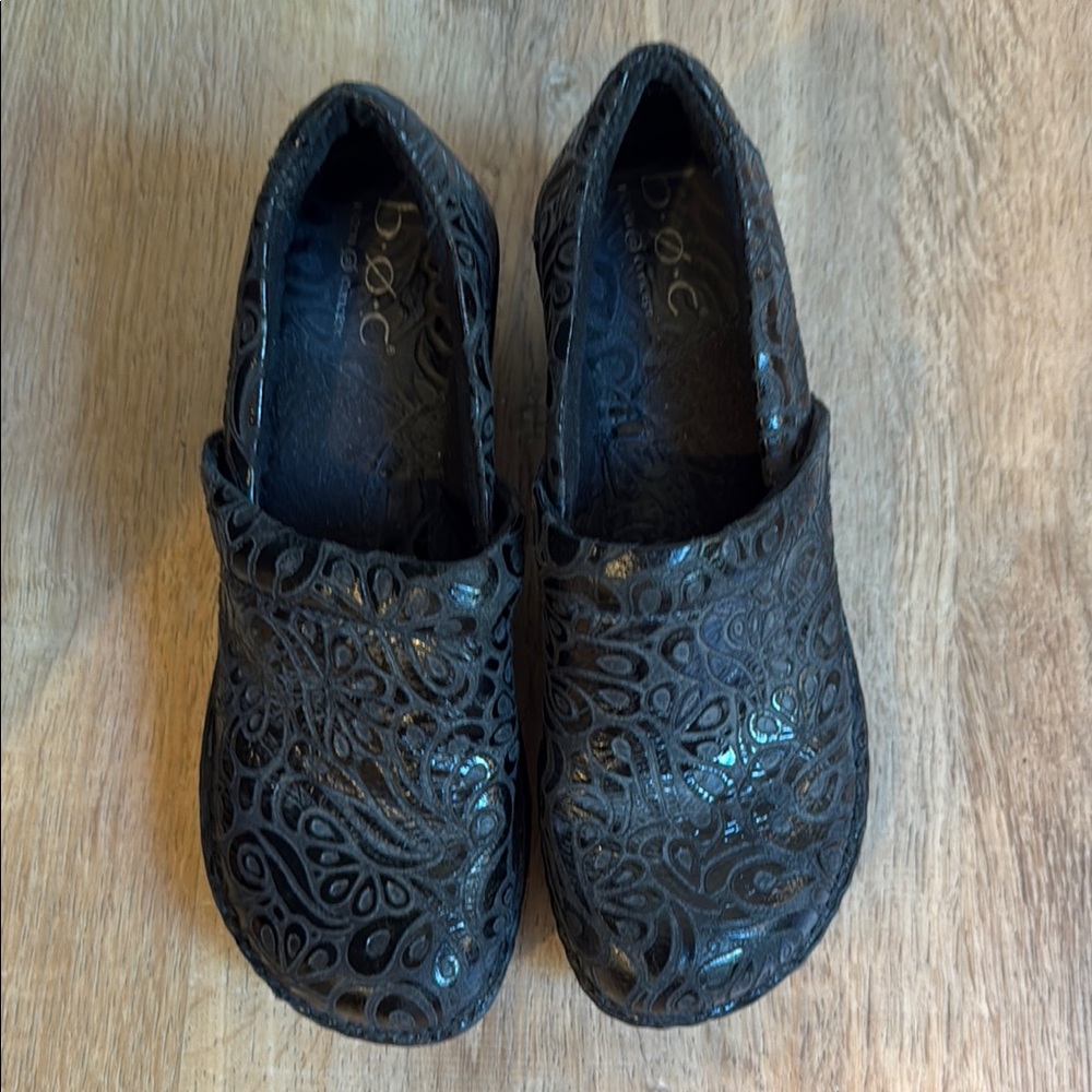 b.o.c. Black Patterned Mules